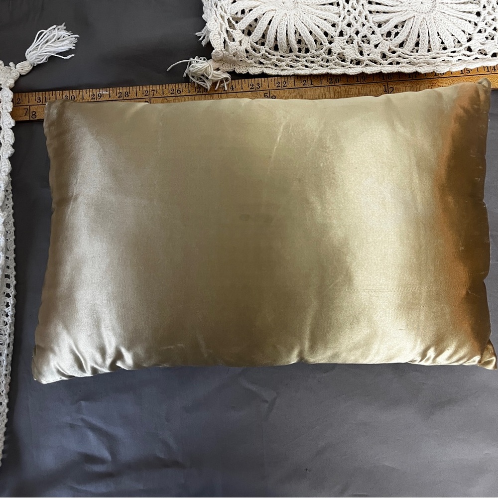 Crochet Throw Pillow Pair — Ivory Lumbar Accent Pillows 9″×14.5″ - Picture 5 of 7